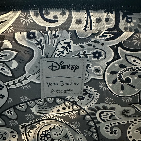 ❤️AMAZING DEAL❤️ Vera Bradley Disney Limited Edition Large Every Day Tote NWT - Picture 5 of 8